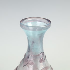 RARE FLOWER PATTERN GLASS MADE YU HU CHUN BOTTLE