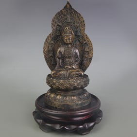 A FINE BRONZE SEATED GUANYIN STATUE