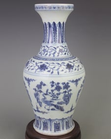 BLUE AND WHITE FLORAL FIGURE PORCELAIN MOTIF VASE
