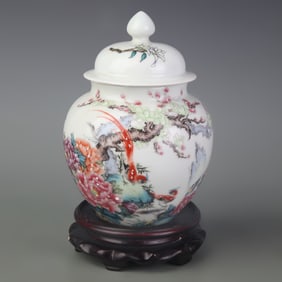 FAMILLE ROSE FLOWER AND BIRD PATTERN PORCELAIN JAR