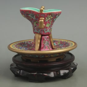 RARE FAMILLE ROSE RED COLOR GLAZED PORCELAIN WINE CUP