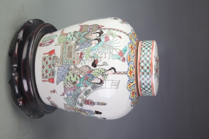 FAMILLE ROSE FIGURE PATTERN DESIGN PORCELAIN JAR