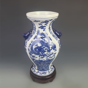 BLUE AND WHITE DRAGON BEAST-EAR PORCELAIN DISPLAY VASE