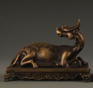 FINE BRONZE KILIN DECORATION