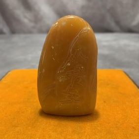 A FINELY CARVED SHOU SHAN STONE MADE SEAL