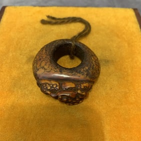 A FINE ANIMAL CARVING BOXWOOD CARVING PENDANT