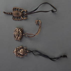 SET OF TIBETAN BUDDHISM VAJRA AND INSTRUMENTS