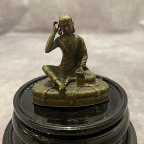 A FINE SMALL TIBETAN BUDDHIST STATUES