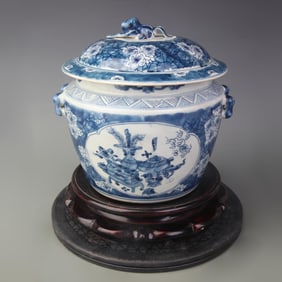 BLUE AND WHITE GLAZED EIGHT TREASURES PORCELAIN PATTERN JAR