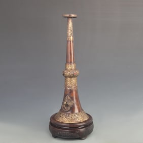 A FINE TIBETAN BUDDHIST BRONZE TRUMPET