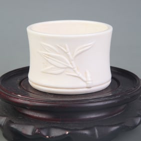 A FINE DEHUA WHITE PORCELAIN SMALL BOWL