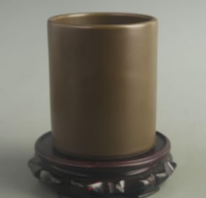 A FINE TEA COLOR GLAZED PORCELAIN PEN HOLDER