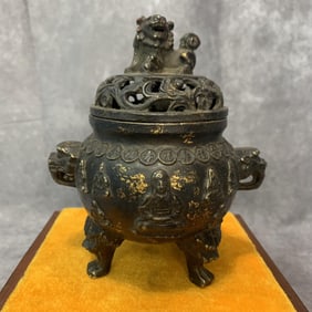 A FINE THREE FOOT LION TOP DOUBLE EAR BRONZE CENSER