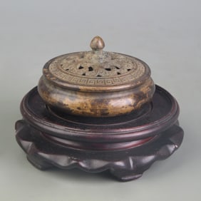 A FINE BRONZE INCENSE BURNER