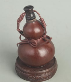 GOURD MADE BOTTLE WITH CALABASH PATTERN