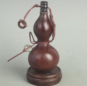 GOURD MADE BOTTLE WITH CALABASH PATTERN