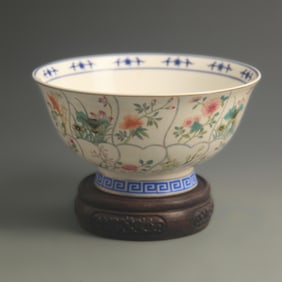 FAMILLE CLOISONNE ENAMEL BOWL WITH FLOWER AND BIRD MOTIFS