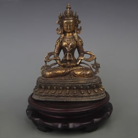 A FINE GILT BRONZE VAJRASATTVA MAHASATTVA STATUE