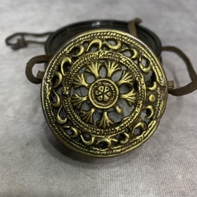 A FINE BRONZE TIBETAN BUDDHISM GAWU PENDANT