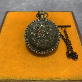 A FINE WESTERN STYLE POCKET WATCH