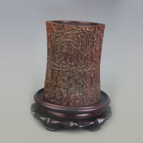 A FINE BAMBOO CARVED PEN HOLDER
