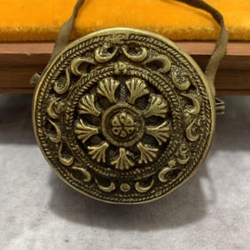 A FINE TIBETAN BUDDHISM BRONZE MADE PENDANT
