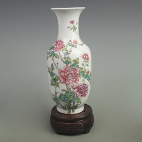 FAMILLE ROSE PEONY FLOWER PATTERN PORCELAIN BOTTLE