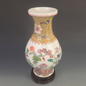 FAMILLE ROSE FLOWER PATTERN LARGE PORCELAIN VASE