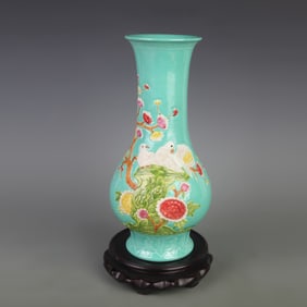 GREEN GLAZE CARVED BIRD PATTERN PORCELAIN VASE