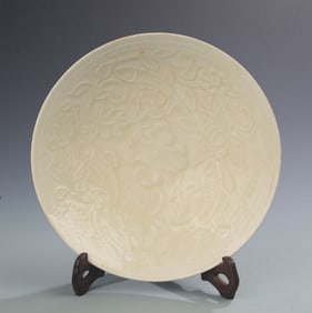 RARE DING KILN FLOWER AND FISH PATTERN PLATE