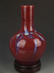A FINE RED GLAZED KILN CELESTIAL GLOBE PORCELAIN VASE
