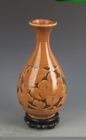 YELLOW GLAZE PORCELAIN YU HU CHUN BOTTLE