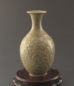 YAO ZHOU KILN LOTUS CARVING YU HU CHUN VASE