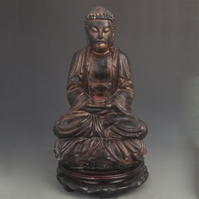 A FINE WOODEN LACQUERED AMITABHA TATHAGATA STATUE