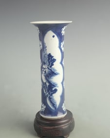 BLUE AND WHITE LANDSCAPE FIGURE PORCELAIN FLOWER VASE