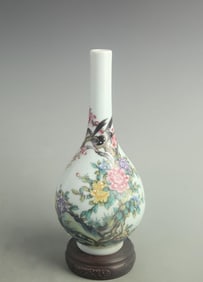 FAMILLE ROSE DOU QING "SPRING ALL OVER THE GARDEN" GALLBLADDER PORCELAIN VASE