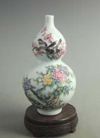 FAMILLE ROSE DOU QING PEONY AND BIRD GOURD PORCELAIN VASE