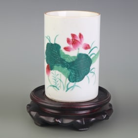 FAMILLE ROSE FLOWER PATTERN BRUSH PORCELAIN POT