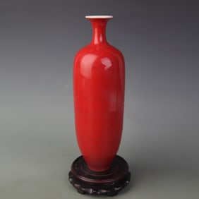 RED GLAZE YUHUCHUN PORCELAIN VASE