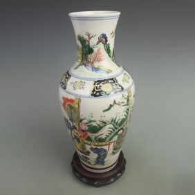 FAMILLE ROSE CHARACTER PATTERN PORCELAIN VASE