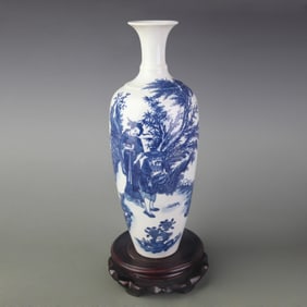 BLUE AND WHITE PORCELAIN VASE WITH FIGURE PATTERNS