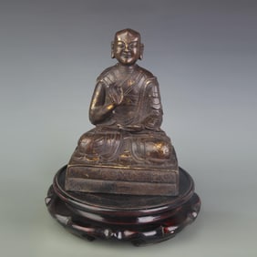 A FINELY MADE BUDDHA STATUE