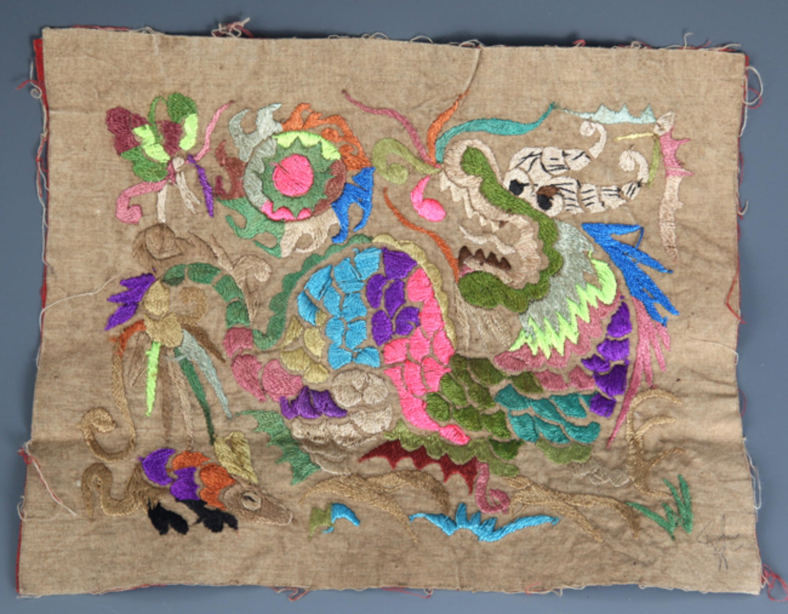 A FINE CHINESE EMBROIDERY: Qing Dynasty, Long: 12.5 inch; Width: 10.75 inch;
