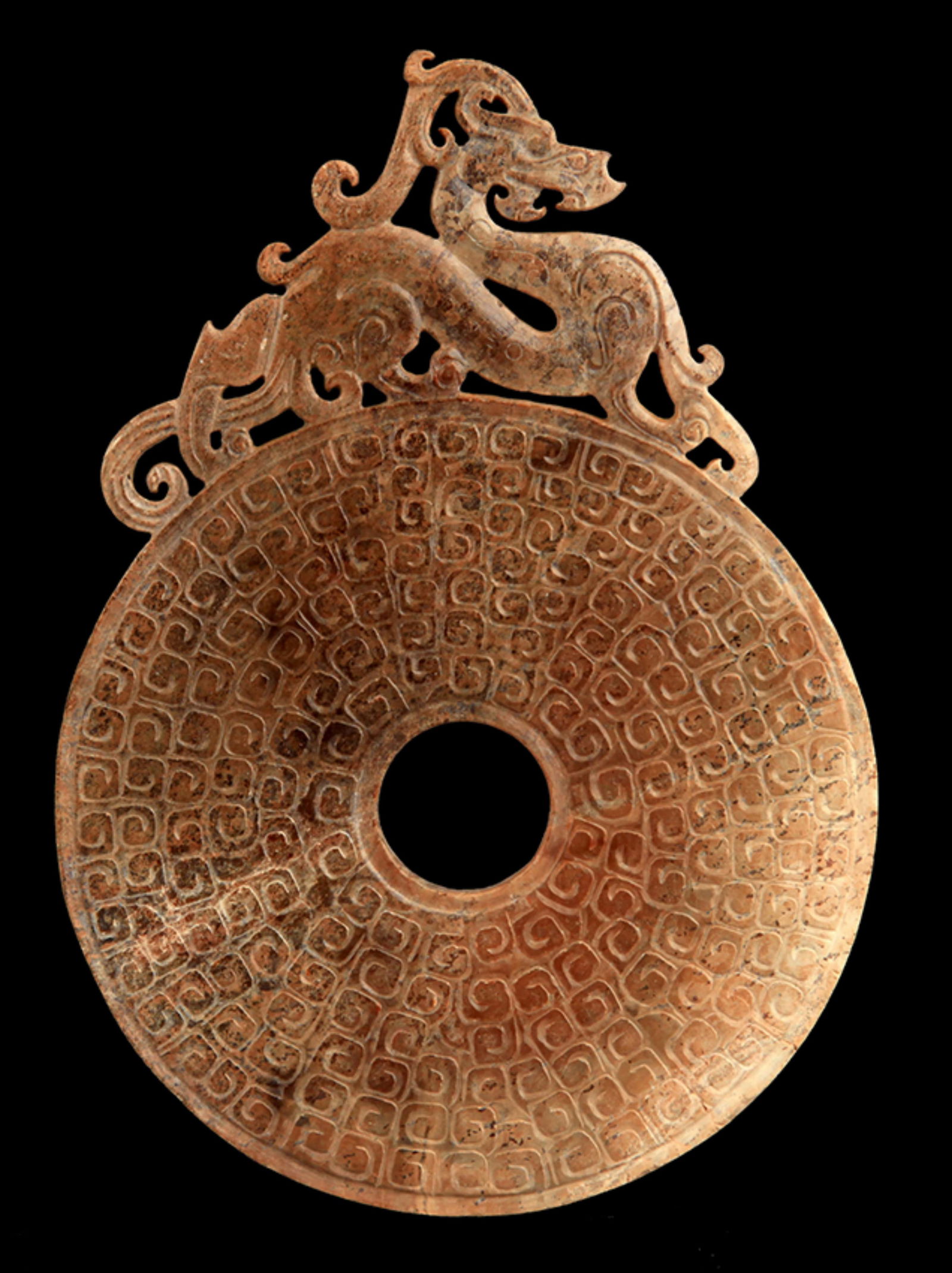 A FINE DRAGON PATTERN ROUND JADE PENDANT (1 of 6)