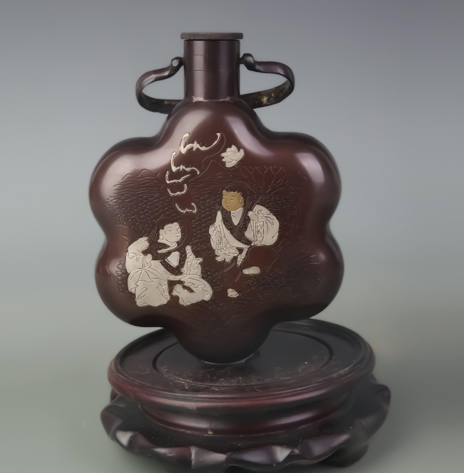BRONZE AND SILVER INLAID WINE POT WITH FIGURES AND STORIES: Qing Dynasty; Width: 4.4 inch; High: 6.4 inch