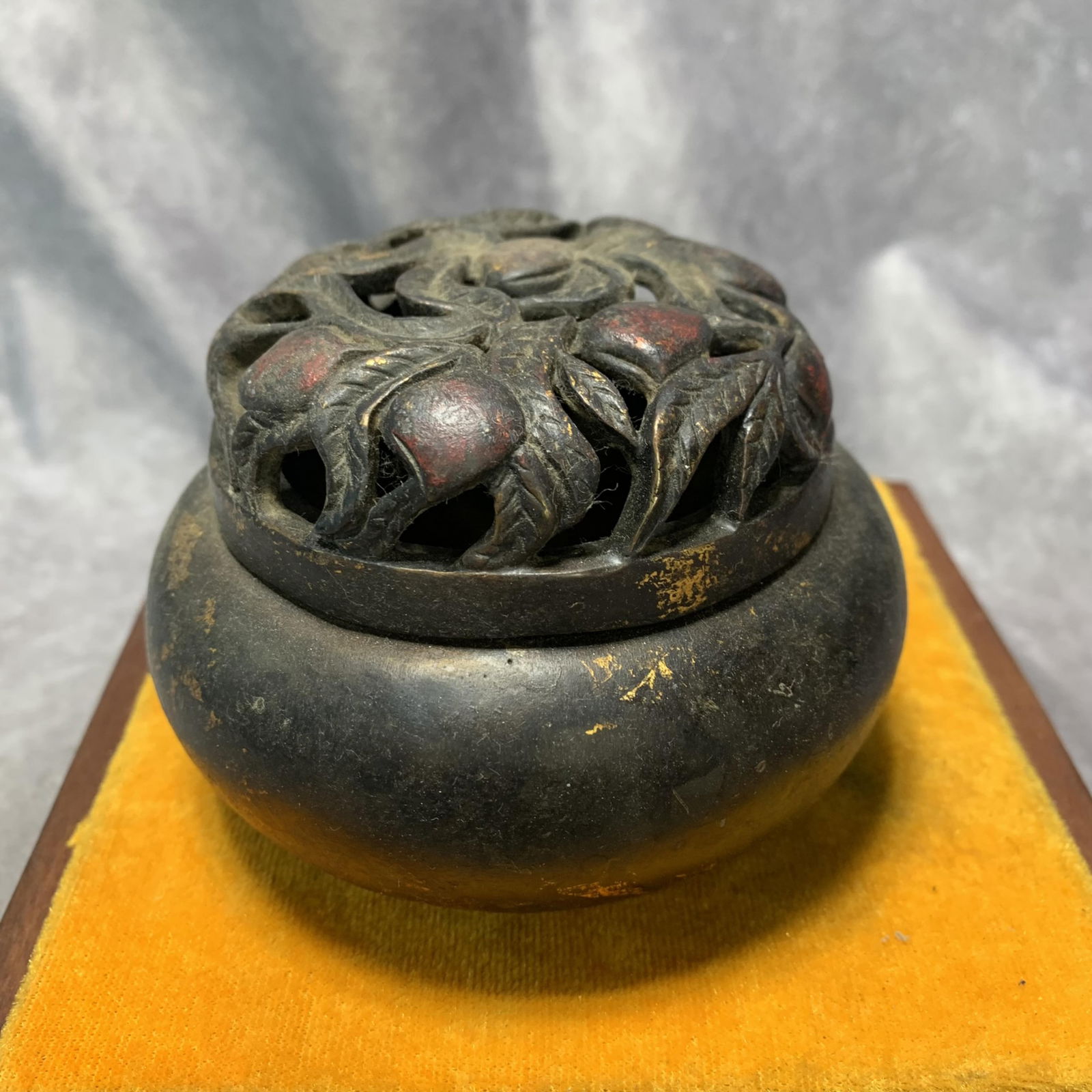 A FINE GILT BRONZE LONGEVITY PEACH PATTERN INCENSE BURNER (1 of 3)