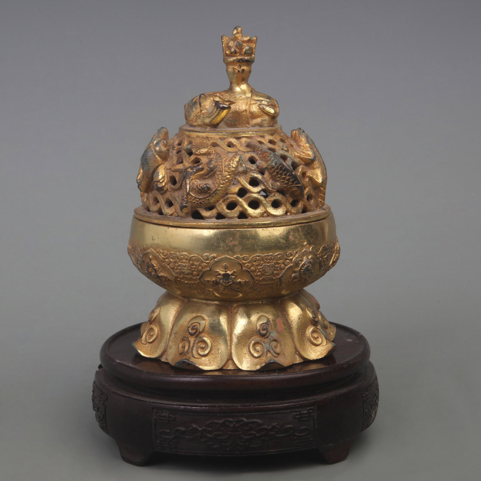A FINE GILT BRONZE FINELY CARVED INCENSE BURNER: Qing Dynasty; Diameter: 4.0 inch; High: 6.0 inch;