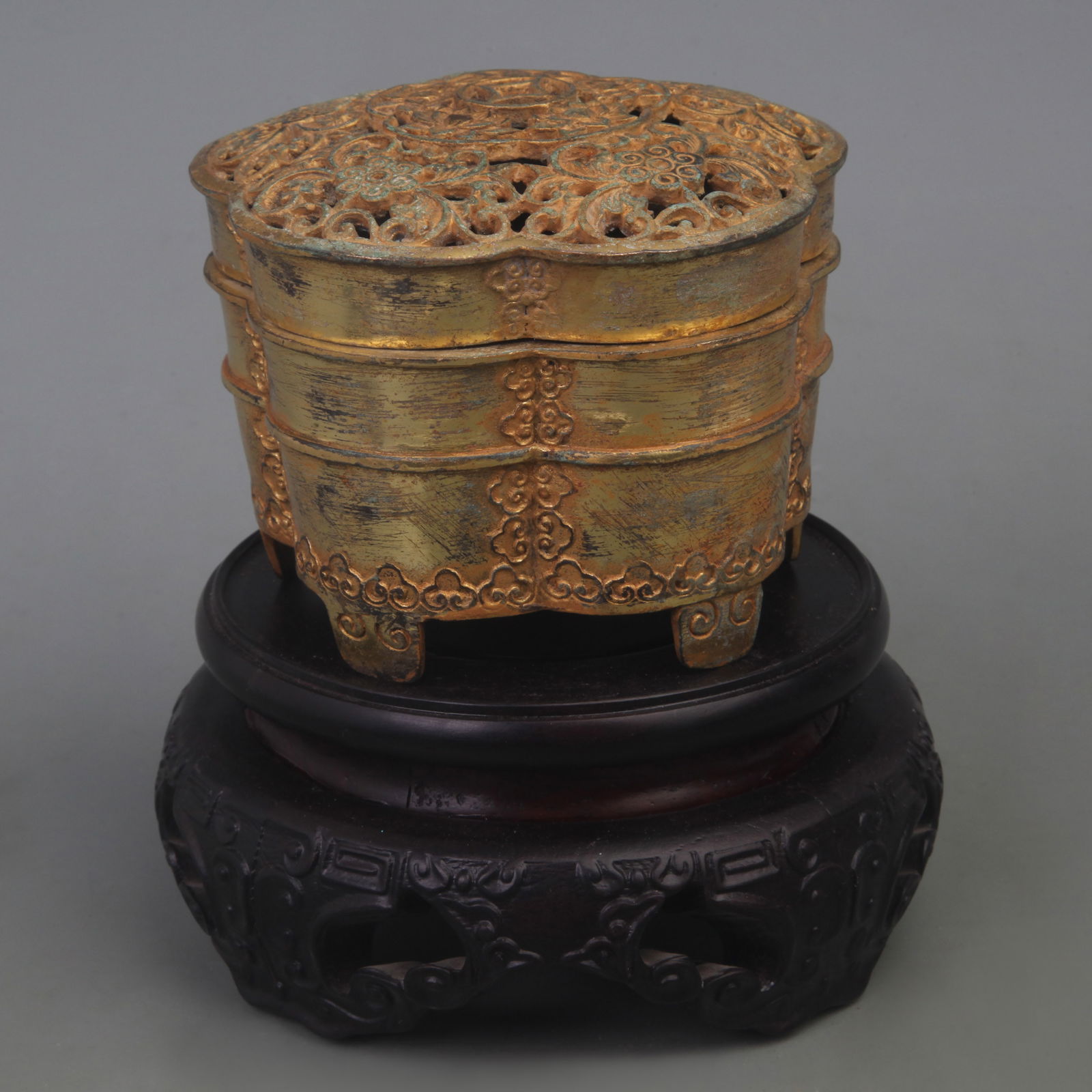 A FINE FLOWER PATTERN FIVE-LEGGED INCENSE BRONZE BURNER (1 of 5)