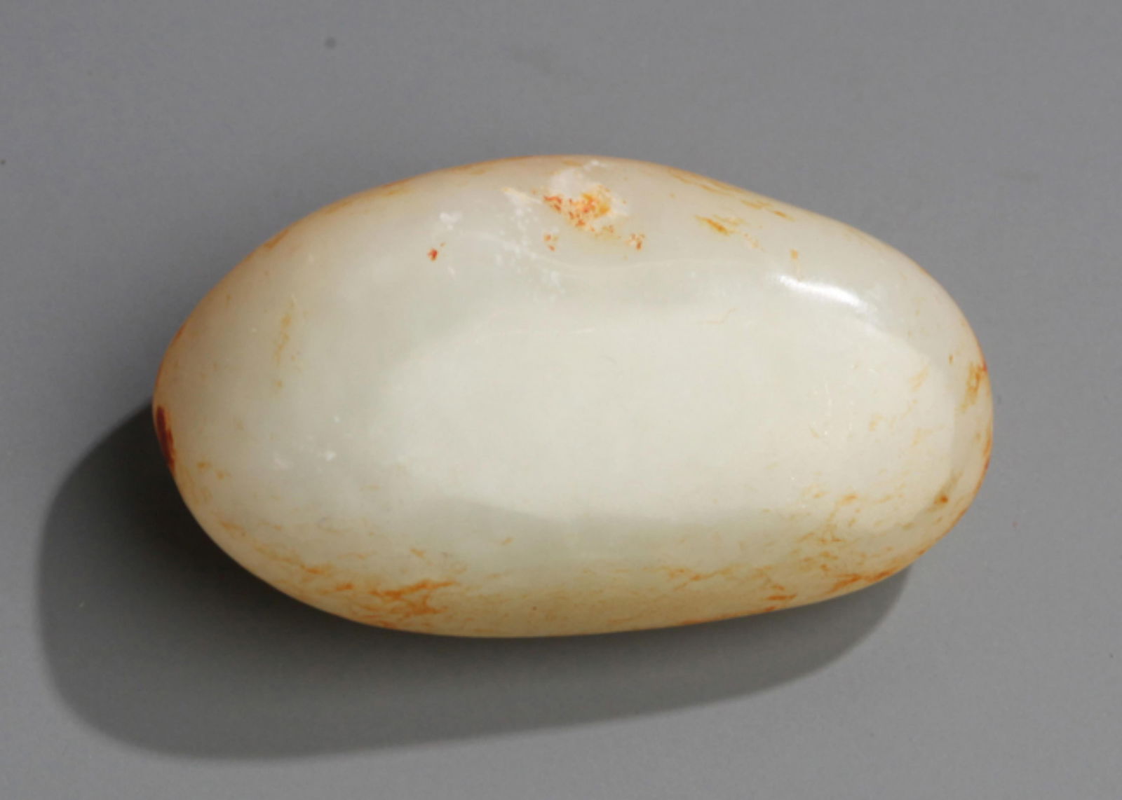 A FINE PALE CELADON JADE PENDANT (1 of 2)