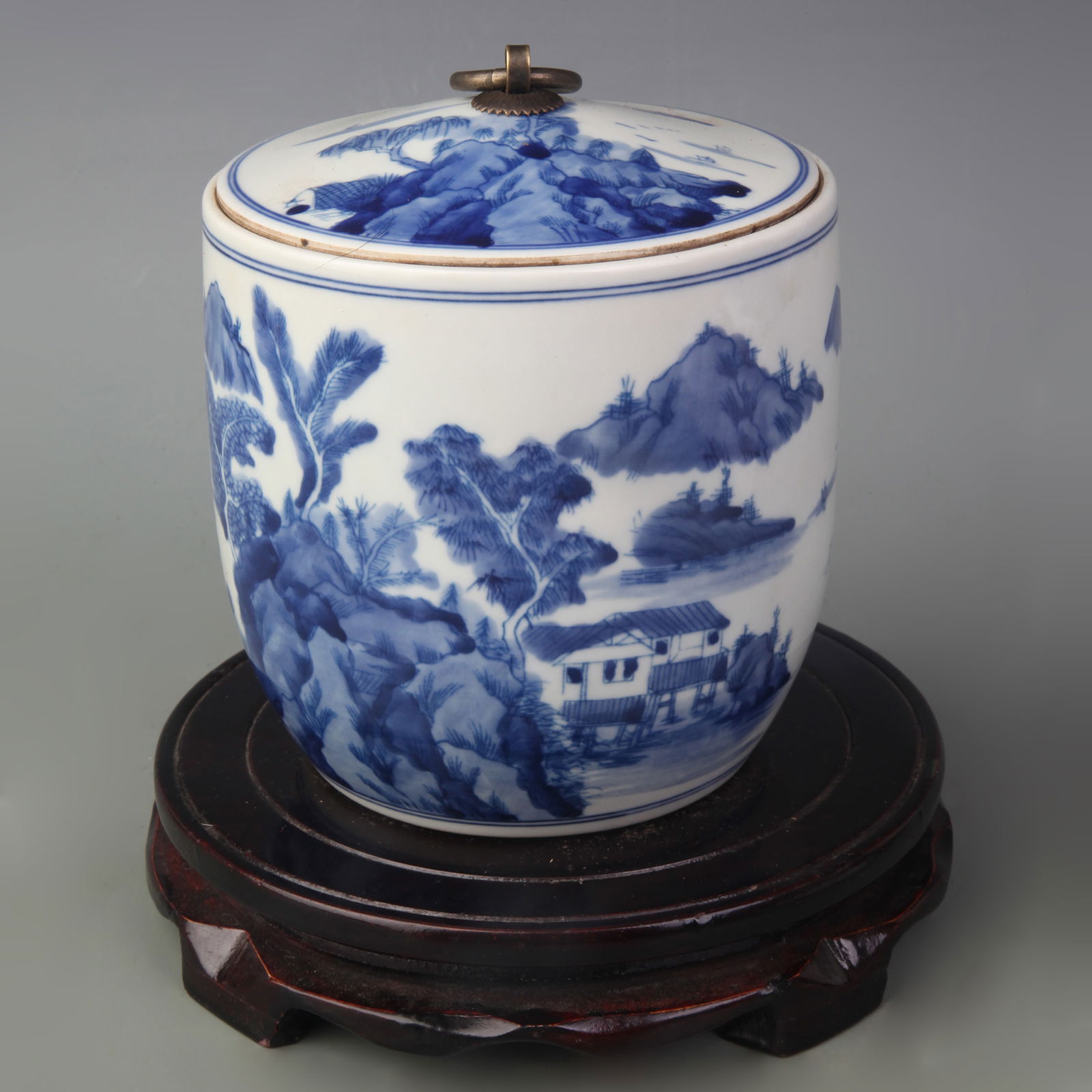 BLUE AND WHITE LANDSCAPE PATTERN PORCELAIN JAR WITH LID (1 of 5)